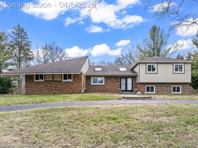 5910 Cedar Knoll Drive, Genoa Township, MI 48116