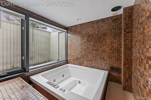 5910 Cedar Knoll Drive, Genoa Township, MI 48116