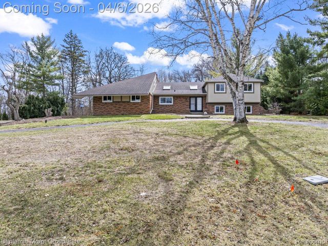 5910 Cedar Knoll Drive, Genoa Township, MI 48116