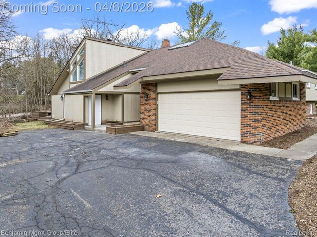 5910 Cedar Knoll Drive, Genoa Township, MI 48116