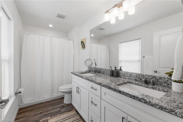 1121 NW 13th TER, Cape Coral, FL 33993