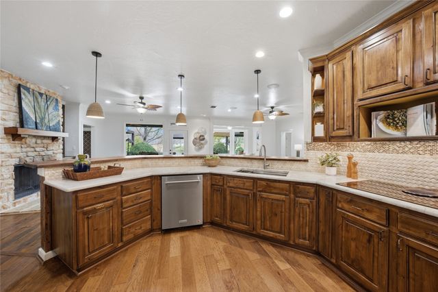 224 Colonial Drive, Mabank, TX 75156