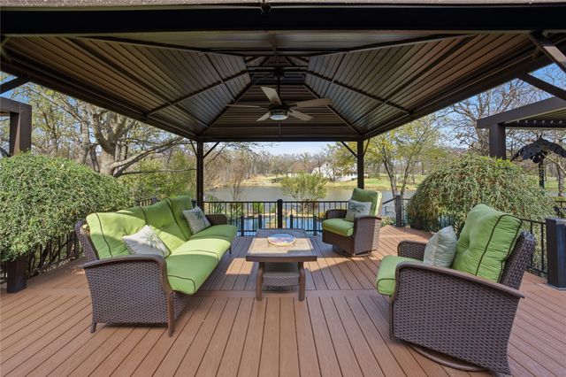 224 Colonial Drive, Mabank, TX 75156