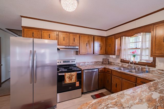 1319 Hills Chapel Rd, Manchester, TN 37355