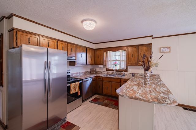 1319 Hills Chapel Rd, Manchester, TN 37355