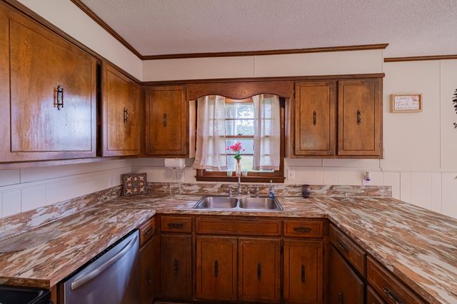 1319 Hills Chapel Rd, Manchester, TN 37355