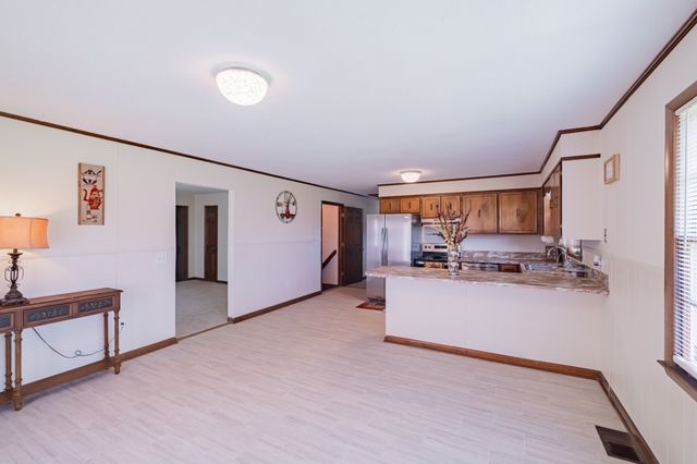 1319 Hills Chapel Rd, Manchester, TN 37355