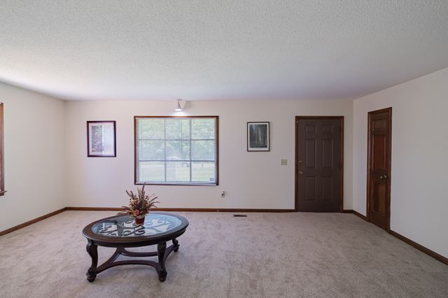 1319 Hills Chapel Rd, Manchester, TN 37355