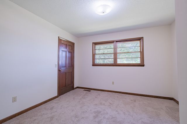 1319 Hills Chapel Rd, Manchester, TN 37355