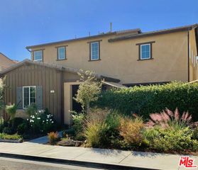 454 Tibbetts Street, Santa Paula, CA 93060