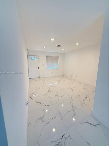 96 Caroline Dr, West Palm Beach, FL 33415