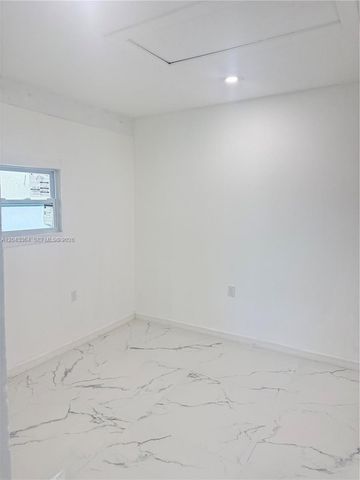 96 Caroline Dr, West Palm Beach, FL 33415