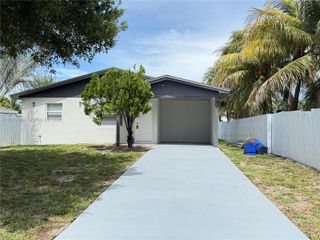 96 Caroline Dr, West Palm Beach, FL 33415
