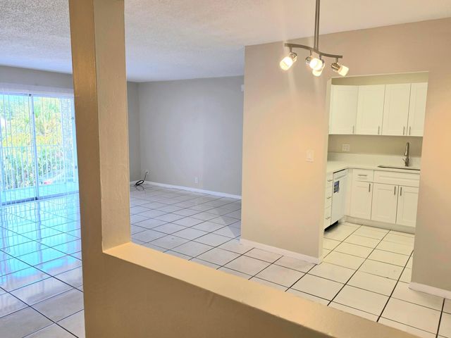 495 SE 8th Street 237, Deerfield Beach, FL 33441