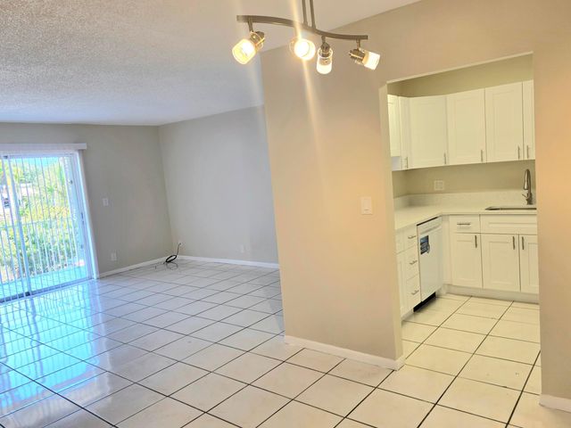 495 SE 8th Street 237, Deerfield Beach, FL 33441