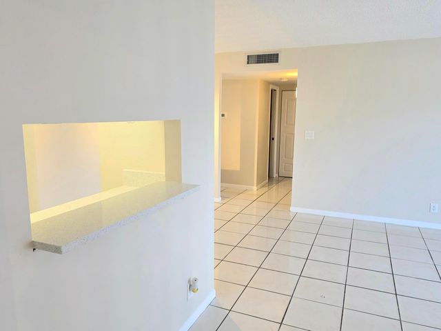 495 SE 8th Street 237, Deerfield Beach, FL 33441