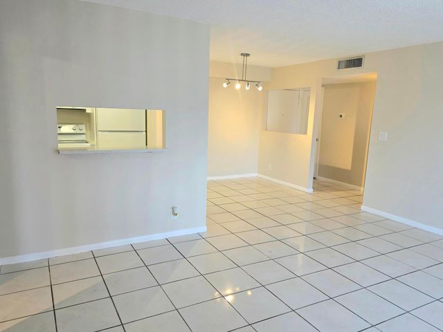 495 SE 8th Street 237, Deerfield Beach, FL 33441