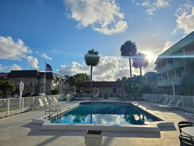 495 SE 8th Street 237, Deerfield Beach, FL 33441