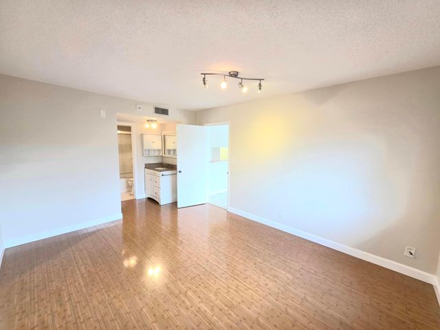 495 SE 8th Street 237, Deerfield Beach, FL 33441