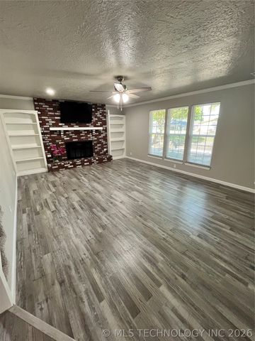 27611 E 128th Street S, Coweta, OK 74429