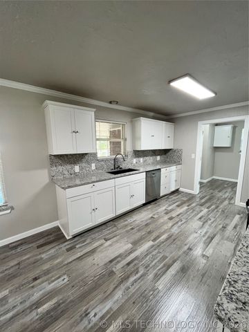 27611 E 128th Street S, Coweta, OK 74429