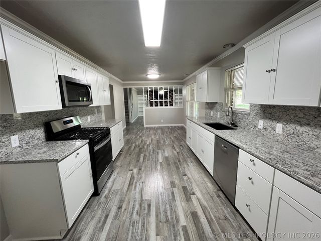 27611 E 128th Street S, Coweta, OK 74429