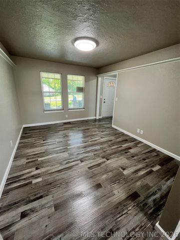 27611 E 128th Street S, Coweta, OK 74429
