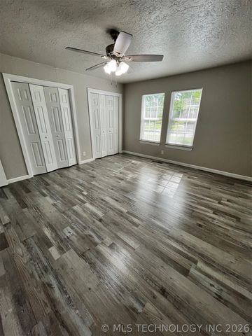 27611 E 128th Street S, Coweta, OK 74429