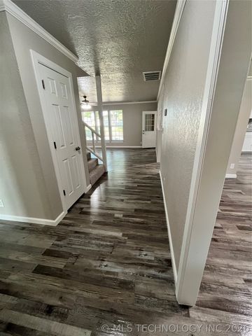 27611 E 128th Street S, Coweta, OK 74429