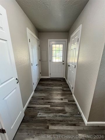 27611 E 128th Street S, Coweta, OK 74429