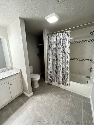 27611 E 128th Street S, Coweta, OK 74429