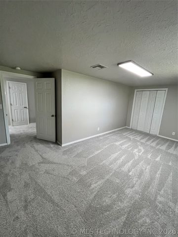 27611 E 128th Street S, Coweta, OK 74429