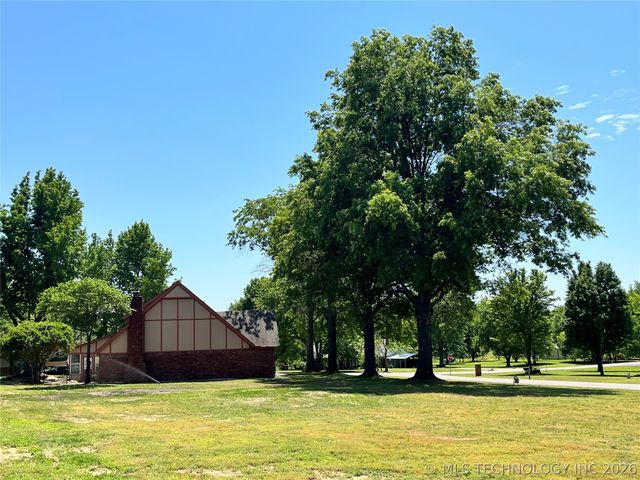 27611 E 128th Street S, Coweta, OK 74429