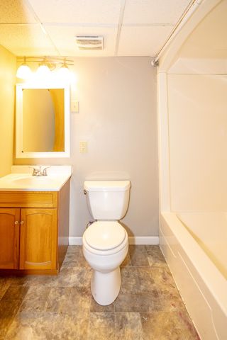 2820 Oxford Street, Des Moines, IA 50313