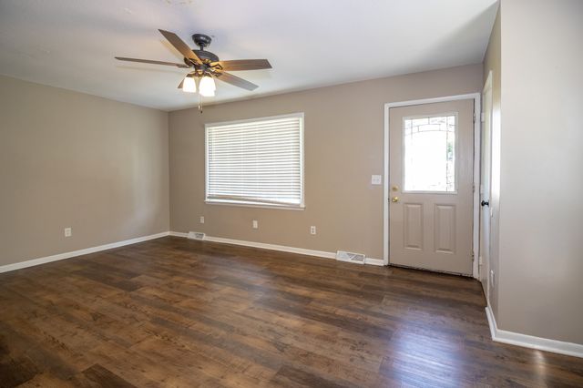 2820 Oxford Street, Des Moines, IA 50313