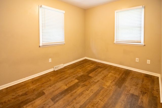 2820 Oxford Street, Des Moines, IA 50313