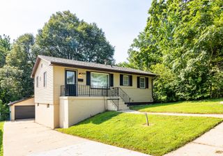2820 Oxford Street, Des Moines, IA 50313