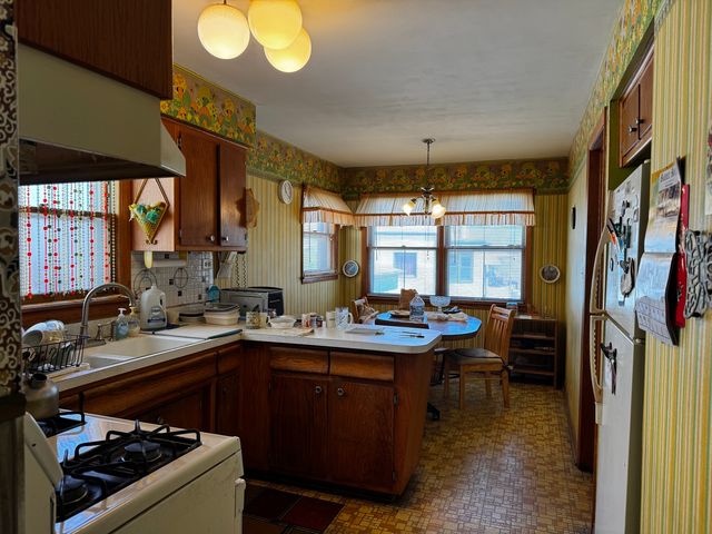 6534 Gunnison Street, Harwood Heights, IL 60706