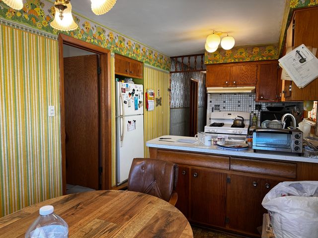 6534 Gunnison Street, Harwood Heights, IL 60706