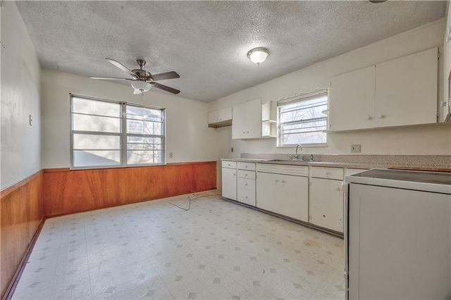 7625 Baltimore Avenue, Kansas City, MO 64114