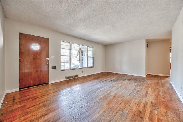 7625 Baltimore Avenue, Kansas City, MO 64114