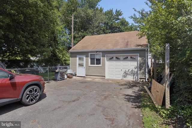 335 E BROWNING RD, Bellmawr, NJ 08031