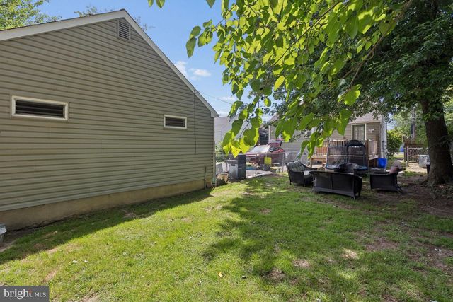 335 E BROWNING RD, Bellmawr, NJ 08031