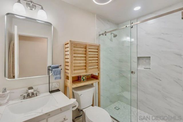 711 Island Ct B, San Diego, CA 92109