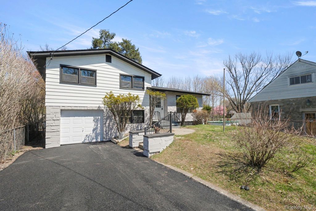 62 Union Avenue, New Windsor, NY 12553