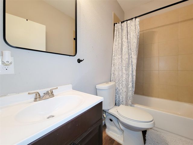 8610 San Biagio Street, Houston, TX 77031