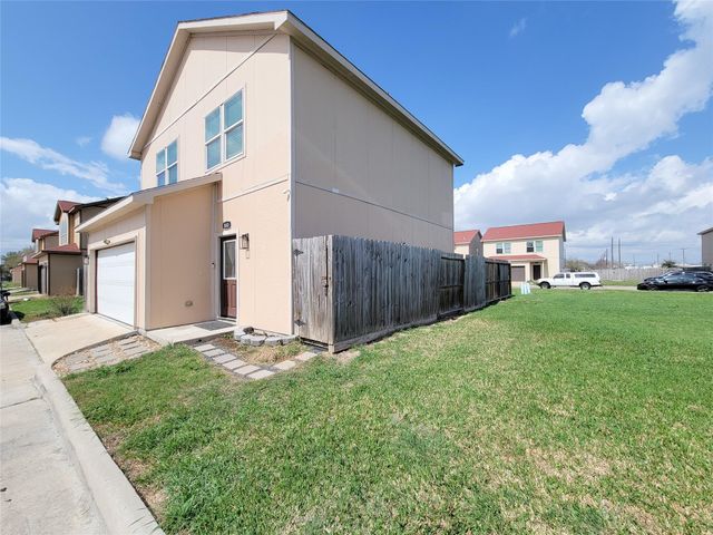 8610 San Biagio Street, Houston, TX 77031