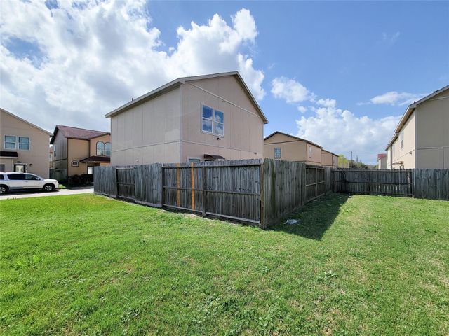 8610 San Biagio Street, Houston, TX 77031