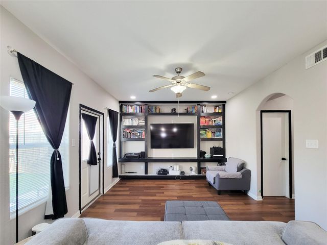 8610 San Biagio Street, Houston, TX 77031