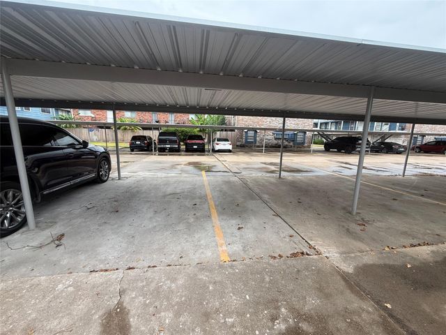 707 S 2nd Street, La Porte, TX 77571